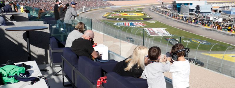 Vegas Loge Boxes