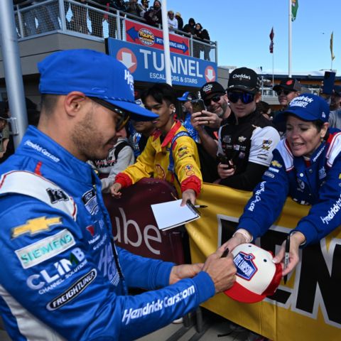 Autograph Sessions at LVMS