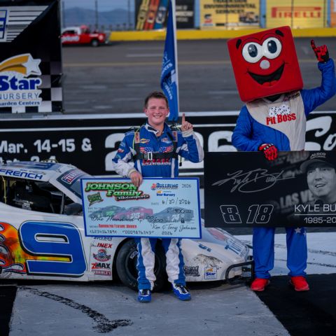 Racing at The Bullring at Las Vegas Motor Speedway