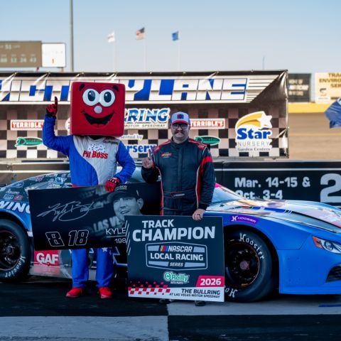 Racing at The Bullring at Las Vegas Motor Speedway