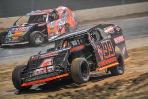 The second IMCA Modified qualifying feature went to Jesse Sobbing on Thursday night at the 19th Annual Duel in the Desert at the Dirt Track at LVMS.
