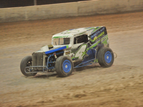 Ridge Abbott #4 on Friday night at Las Vegas Dirt Nationals.