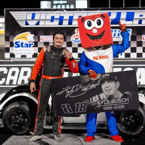 Racing at The Bullring at Las Vegas Motor Speedway